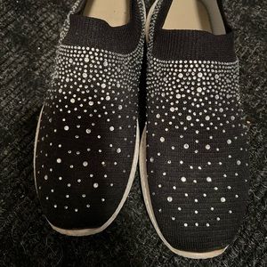 Nice flats - never been worn before - size us 6